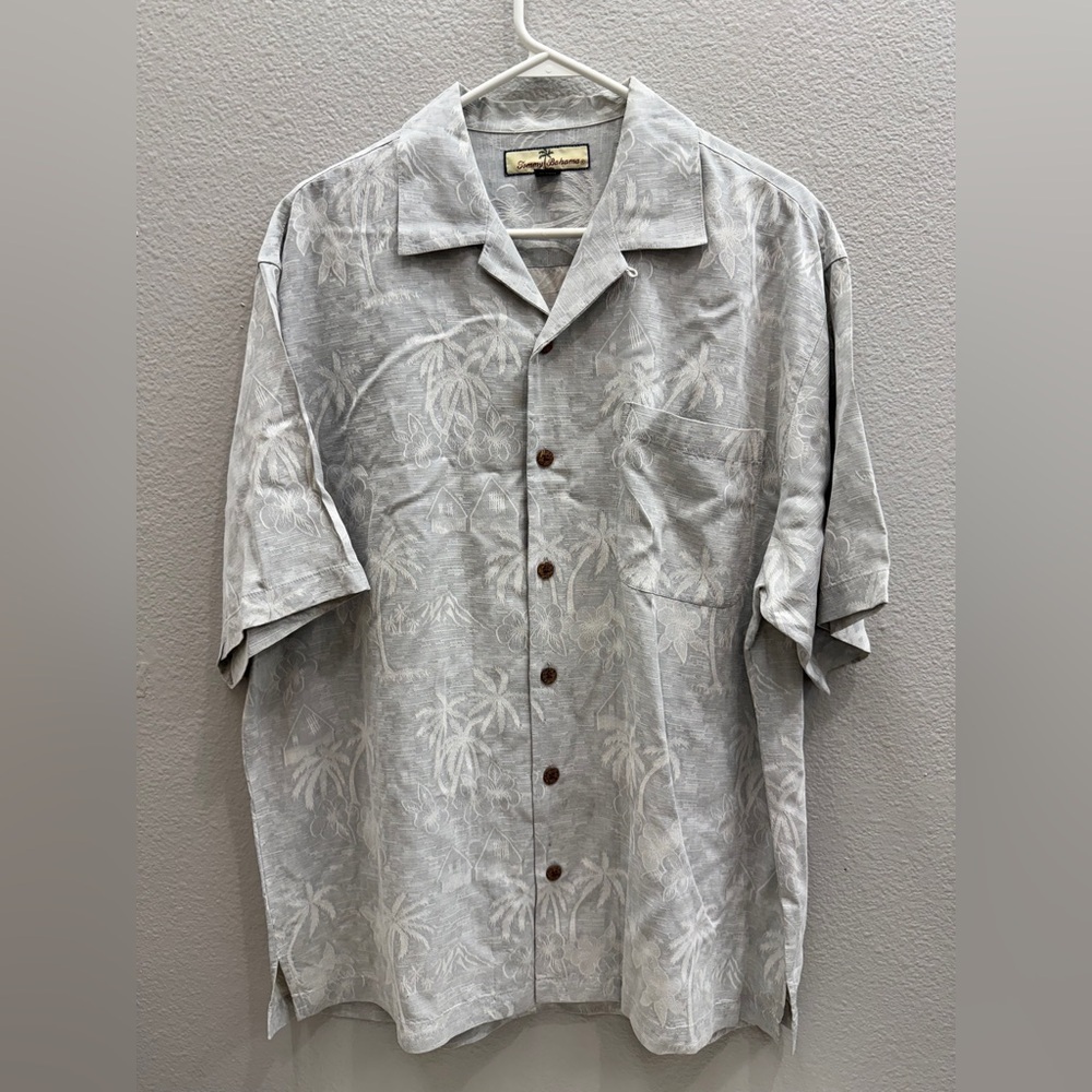 Tommy Bahama Silk Shirt Mens Size M Gray Palm Print Button Up Short Sleeve